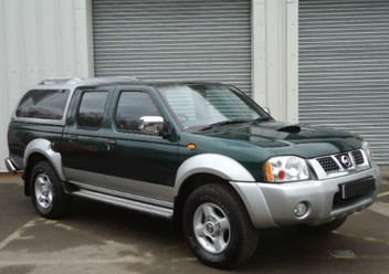 Amortyzator przedni prawy Nissan Navara D40